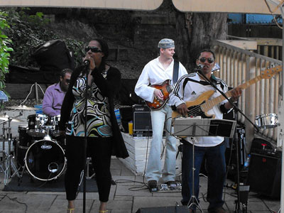Simon Taylor with PapaMengo